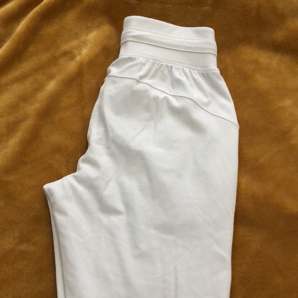 Lululemon pants - Picture 2 of 5